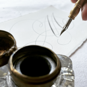 apprendre la calligraphie manuel complet la calligraphe Noémie Keren